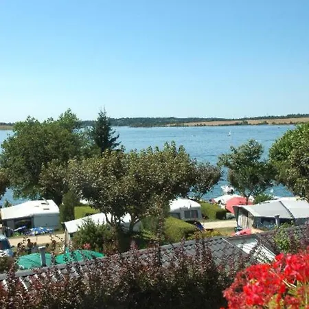 Kamp alanı 5 Pers Avec Terrasse Et Cuisine Equipee - Api-1-52-296 Salles-Curan